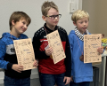 Das Siegertrio der U8-Jungs: Augustin Tonndorf (rechts) mit Gustav Georgy (Vieselbach) und William Hockl (Empor Erfurt)